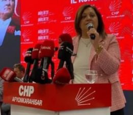 Başkan Burcu Köksal’dan CHP İl Kongresi’nde Duygusal Konuşma