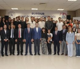 Gençlik Hizmetleri Genel Müdürü Dr. Enes Efendioğlu, MAKÜ’de öğrencilerle buluştu