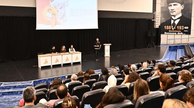 Muratpaşa’dan madde bağımlılığını önleme konferansı
