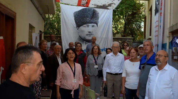 Emekliler Antalya’da Sandık Başına Gitti!