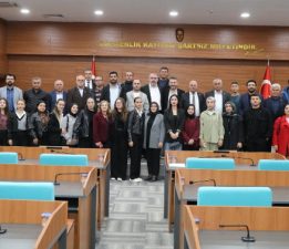 TEFENNİ MESLEK YÜKSEKOKULU ÖĞRENCİLERİ İL GENEL MECLİSİNE VE İL ÖZEL İDARESİNE ZİYARETTE BULUNDU.