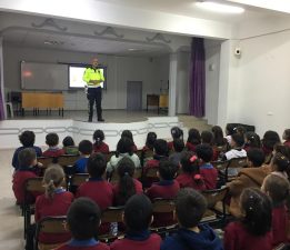 EMNİYET EKİPLERİNDEN ÖĞRENCİLERE TRAFİK EĞİTİMİ