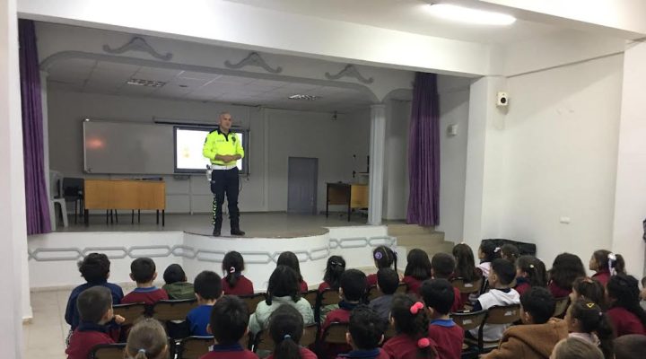 EMNİYET EKİPLERİNDEN ÖĞRENCİLERE TRAFİK EĞİTİMİ