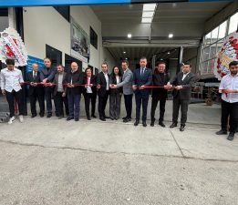 Başkan Barış Ayten Bosch Car Service Demir Otomoti’in açılış törene katıldı.