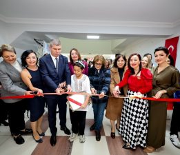 Seramik kursiyerlerinin eserleri görücüye çıktı