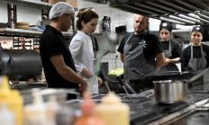 Muratpaşa’da 50 işletmeye Gold Town hijyen bilgilendirmesi yapıldı