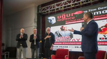 Gazeteci Uğur Mumcu ve demokrasi şehitleri anıldı