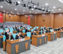 ESKİ CHP İL GENEL MECLİS ÜYESİ ALAN’DAN SERT TEPK “BİZ ÜÇ KİŞİ İLE DİRENDİK VE KAZANDIK SİZ İSE 11 KİŞİSİNİZ NEYİN SEVDASI PAZARLIĞI İÇİNDESİNİZ”