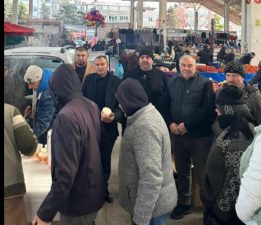 BAŞKAN ADAYI GÖKHAN BAŞ ÇORBA DAĞITTI