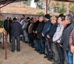 BAŞKAN ÖZBOYACI GENÇ YAŞTA HAYATINI KAYBEDEN HÜSEYİN AKAY’I SON YOLCULUĞUNA UĞURLADI