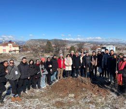 ÜNİVERSİTELİ GENÇLER SALDA GÖLÜ İÇİN BİR ARAYA GELDİ