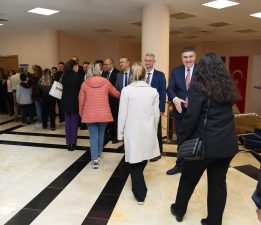 MAKÜ’DE GELENEKSEL BAYRAMLAŞMA TÖRENİ DÜZENLENDİ 