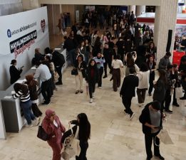 MAKÜ öğrencileri Antalya’da iş dünyasıyla buluştu