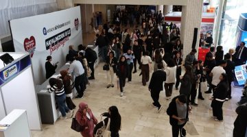 MAKÜ öğrencileri Antalya’da iş dünyasıyla buluştu