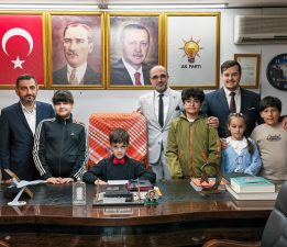 AK PARTİ BURDUR İL BAŞKANLIĞI KOLTUĞU MİNİK MUSTAFA GÖKTÜRK’E EMANET