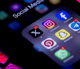 Fransa’da ‘sosyal medyaya 15 yaş sınırı’ tasarısı kabul edildi