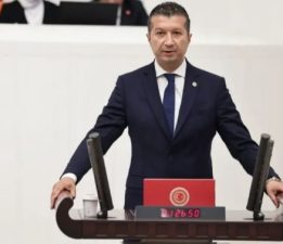 Akbulut, “Beceriksizliğinizi Burdur’un köylerini Isparta’ya bağlama hayaliyle örtemezsiniz!”