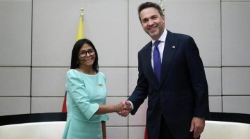 Bakan Bayraktar, Venezuela Geçici Devlet Başkanı Rodriguez ile görüştü